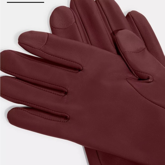 COACH | Sculpted Signature Leather Tech Gloves - Picture 2 of 4